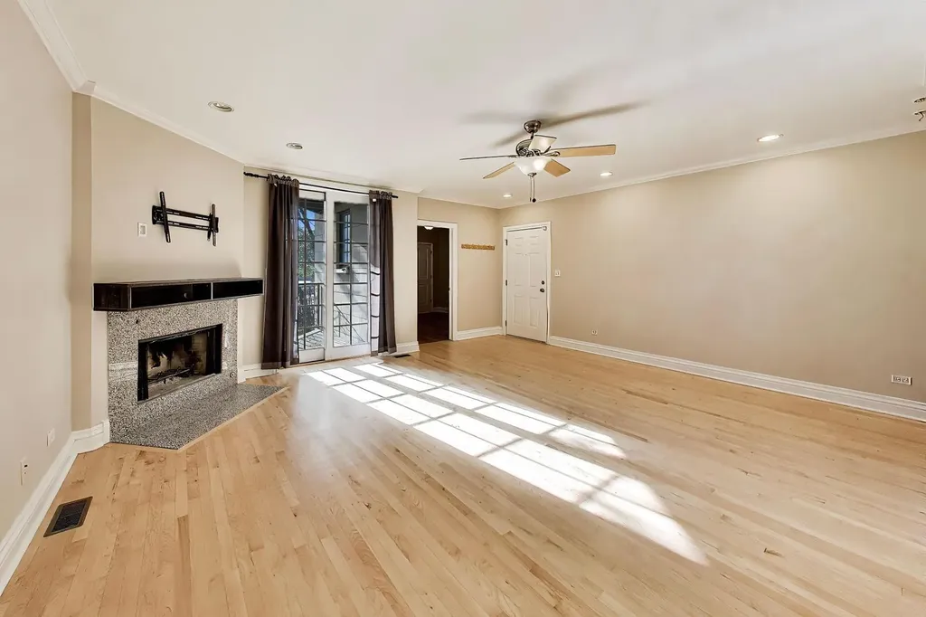 1422 North Noble Street Chicago IL 60642