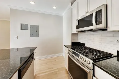 1422 North Noble Street Chicago IL 60642