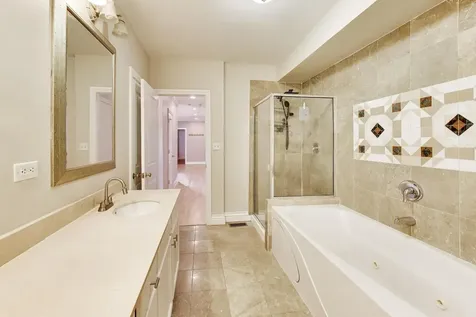 1422 North Noble Street Chicago IL 60642