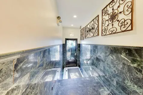 1422 North Noble Street Chicago IL 60642