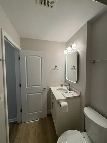 1694 Farragut Court Wheaton IL 60189
