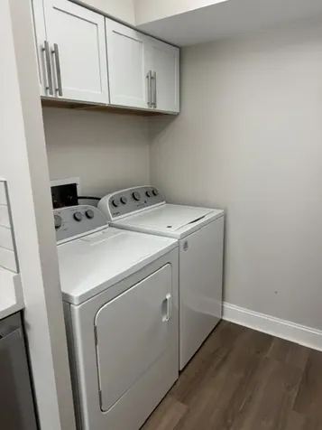 1694 Farragut Court Wheaton IL 60189