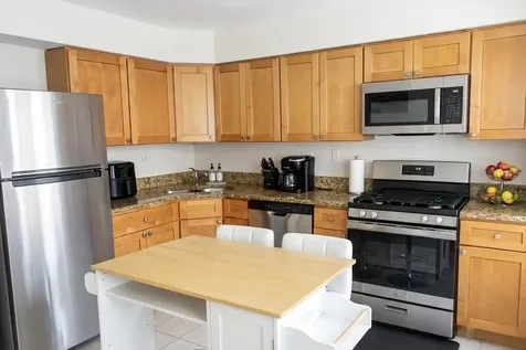 72 South Ruga Court Addison IL 60101