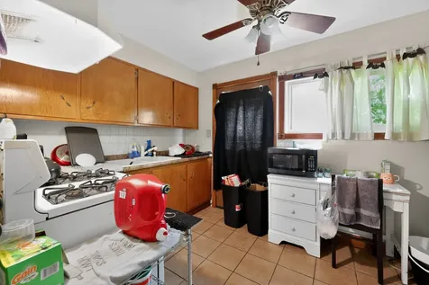 110 West Valley View Drive Mchenry IL 60051