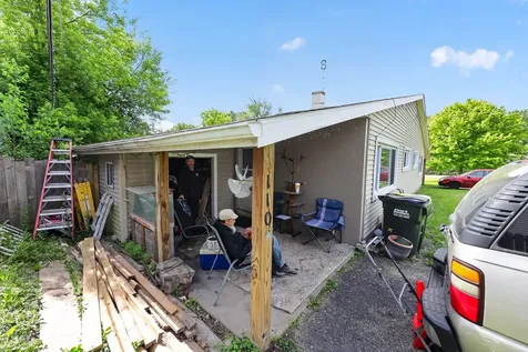 110 West Valley View Drive Mchenry IL 60051
