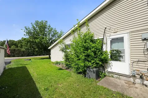 110 West Valley View Drive Mchenry IL 60051