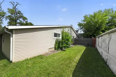 110 West Valley View Drive Mchenry IL 60051