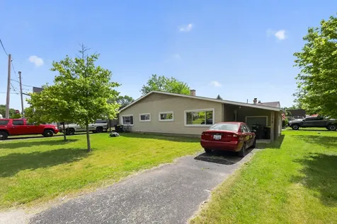 110 West Valley View Drive Mchenry IL 60051