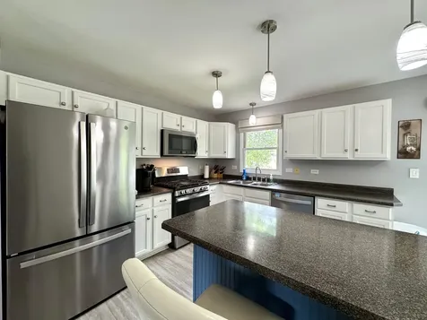 315 Maplewood Drive Lakemoor IL 60051