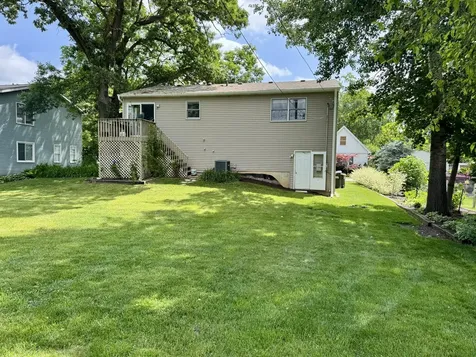 315 Maplewood Drive Lakemoor IL 60051