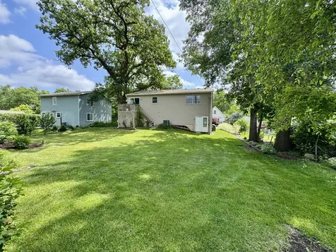 315 Maplewood Drive Lakemoor IL 60051