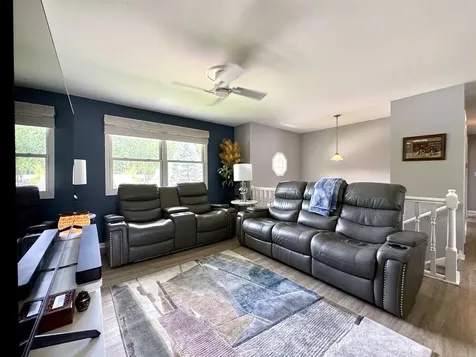 315 Maplewood Drive Lakemoor IL 60051