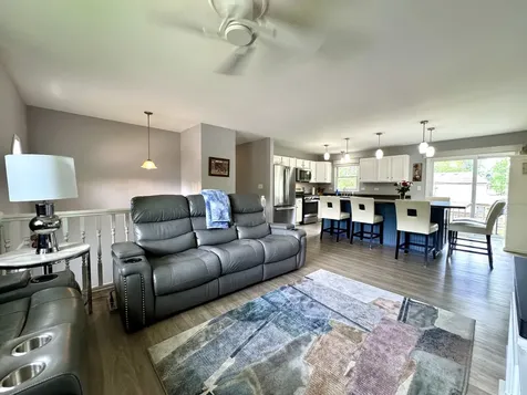 315 Maplewood Drive Lakemoor IL 60051
