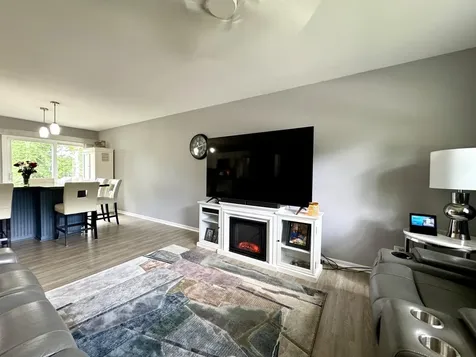 315 Maplewood Drive Lakemoor IL 60051