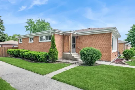 8559 North Osceola Avenue Niles IL 60714
