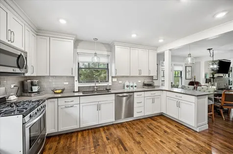829 Saint Johns Avenue Highland Park IL 60035