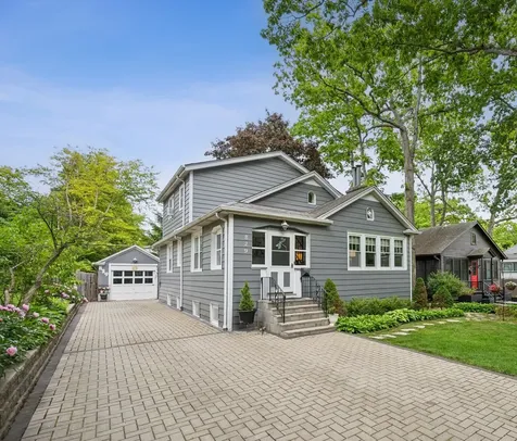 829 Saint Johns Avenue Highland Park IL 60035