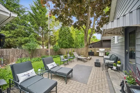 829 Saint Johns Avenue Highland Park IL 60035