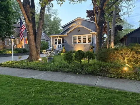 829 Saint Johns Avenue Highland Park IL 60035
