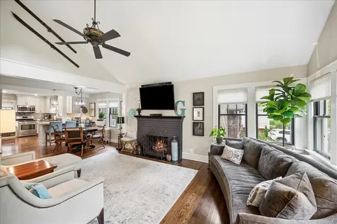 829 Saint Johns Avenue Highland Park IL 60035