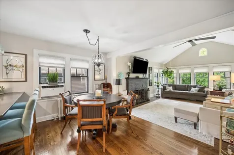829 Saint Johns Avenue Highland Park IL 60035