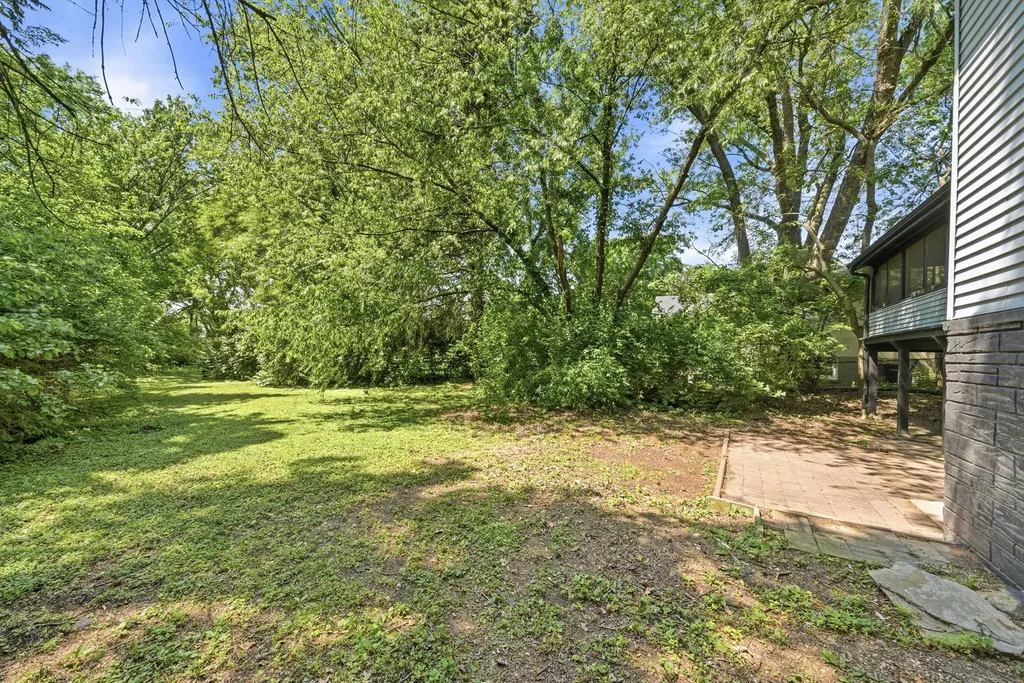 1302 South Lawler Avenue Lombard IL 60148