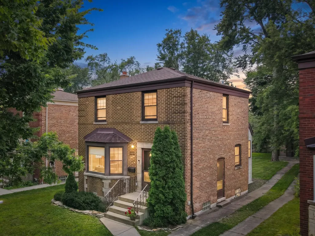 9932 South Maplewood Avenue Chicago IL 60655