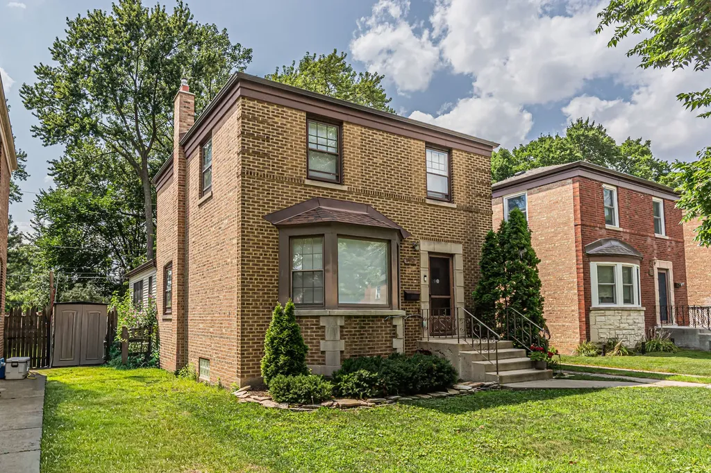 9932 South Maplewood Avenue Chicago IL 60655