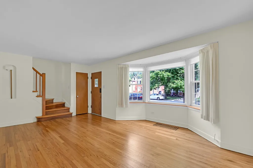 9932 South Maplewood Avenue Chicago IL 60655