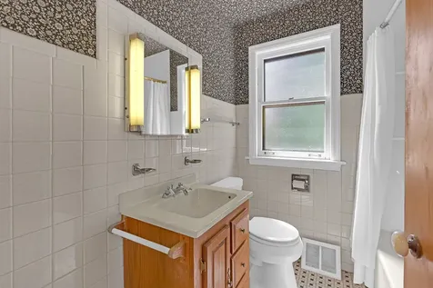 9932 South Maplewood Avenue Chicago IL 60655