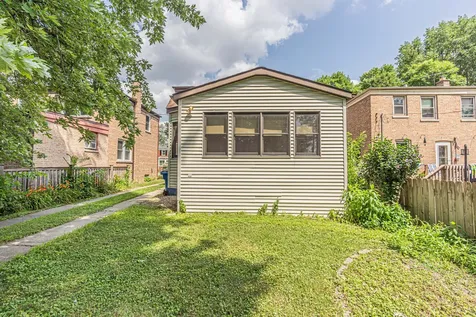 9932 South Maplewood Avenue Chicago IL 60655