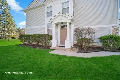 1058 Delta Drive Elgin IL 60123