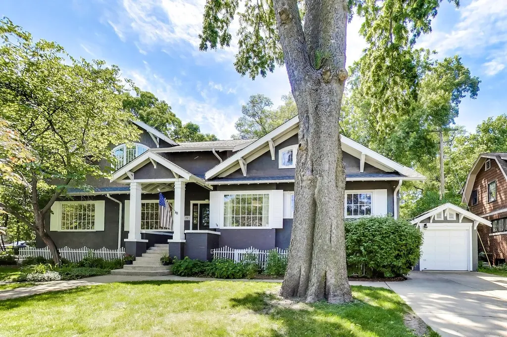 172 Barrypoint Road Riverside IL 60546