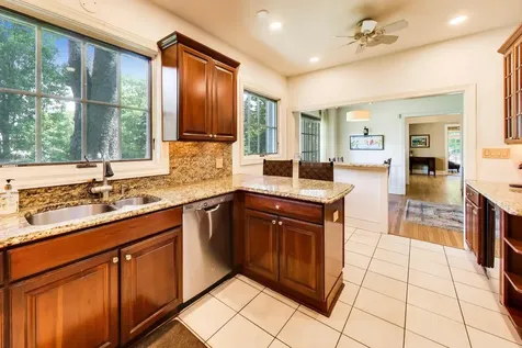 172 Barrypoint Road Riverside IL 60546