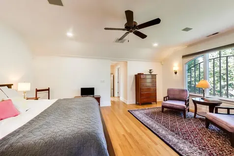 172 Barrypoint Road Riverside IL 60546
