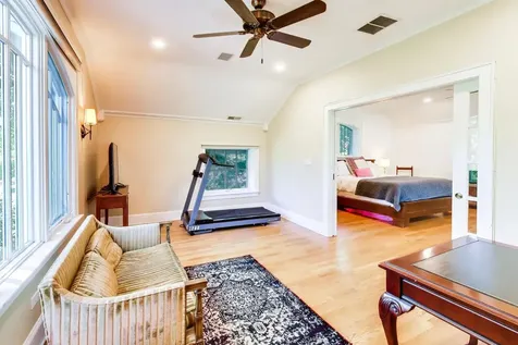172 Barrypoint Road Riverside IL 60546