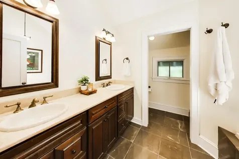 172 Barrypoint Road Riverside IL 60546