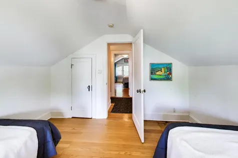 172 Barrypoint Road Riverside IL 60546