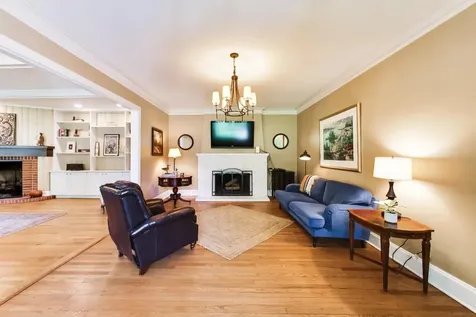 172 Barrypoint Road Riverside IL 60546