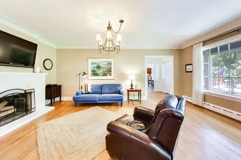 172 Barrypoint Road Riverside IL 60546