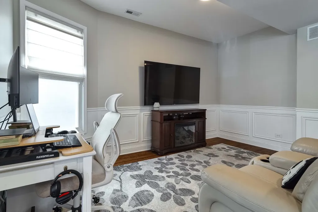 2255 North Avers Avenue Chicago IL 60647