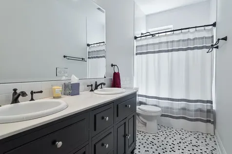 2255 North Avers Avenue Chicago IL 60647