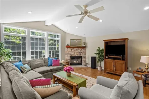 1109 Terrace Lane Glenview IL 60025