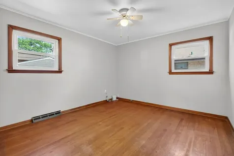 11006 Oxford Avenue Chicago Ridge IL 60415