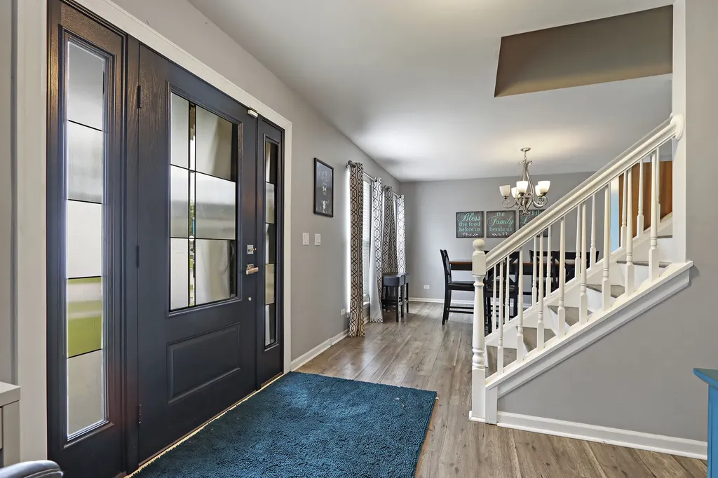 381 Warwick Lane Lake In The Hills IL 60156