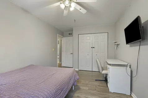 381 Warwick Lane Lake In The Hills IL 60156