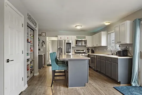 381 Warwick Lane Lake In The Hills IL 60156
