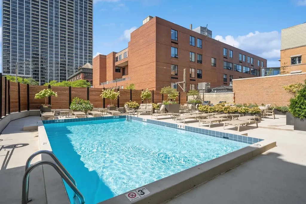 1530 North Dearborn Parkway Chicago IL 60610