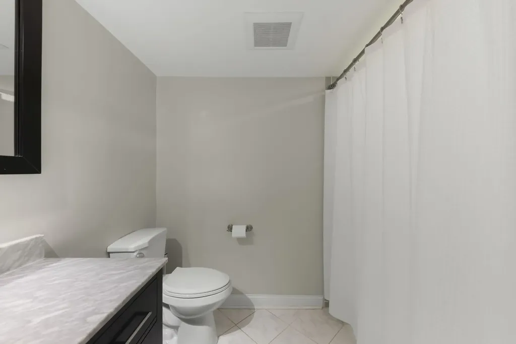 525 Cumnor Road Westmont IL 60559