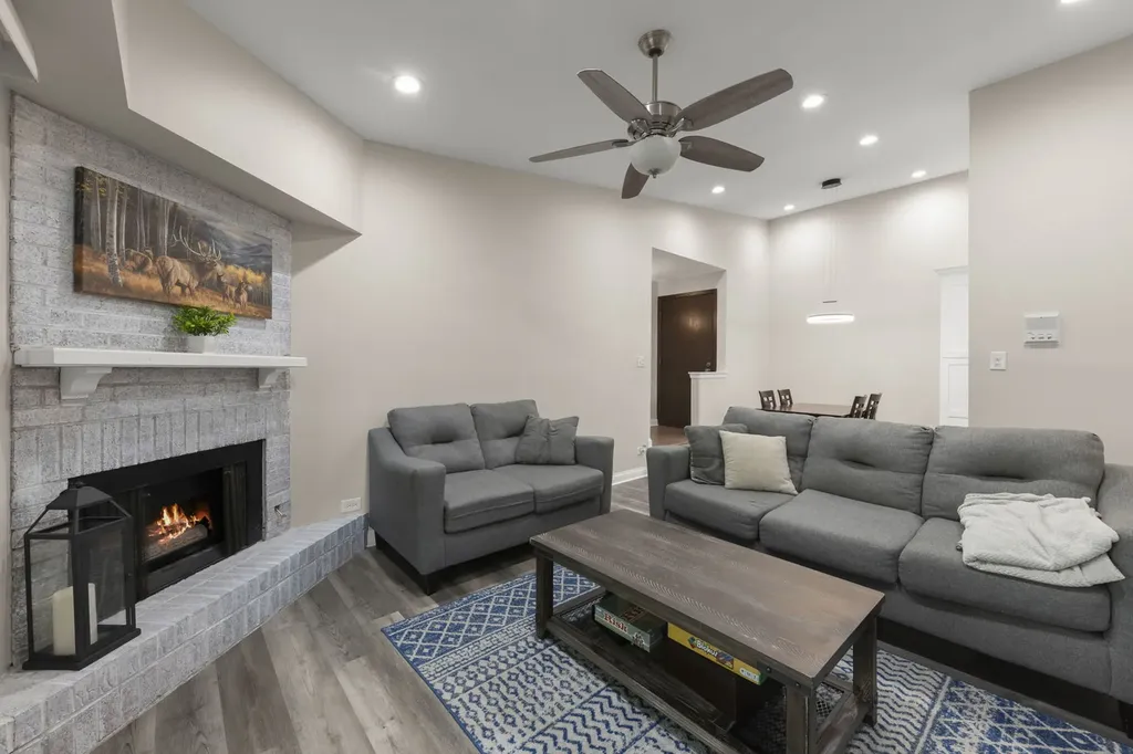 525 Cumnor Road Westmont IL 60559